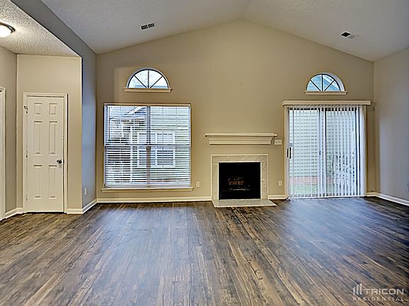 3rd image of 6900 Daerwood Pl