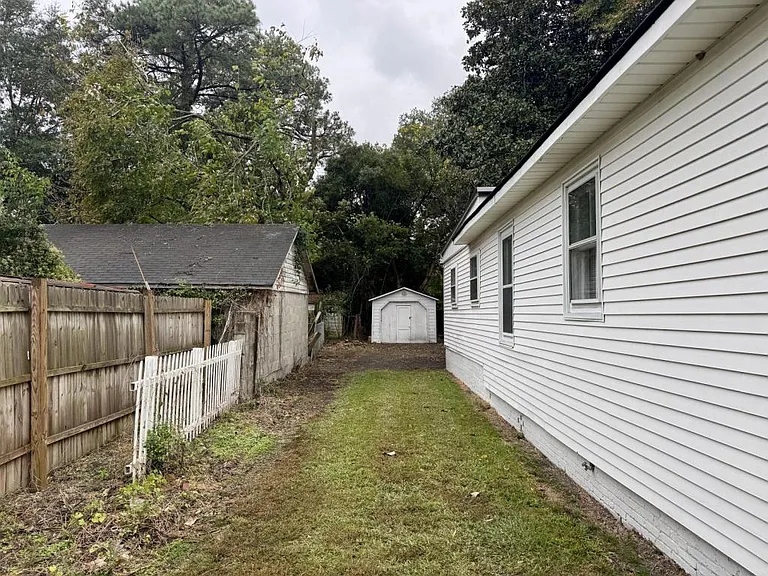 109 Winston St — Photo 34