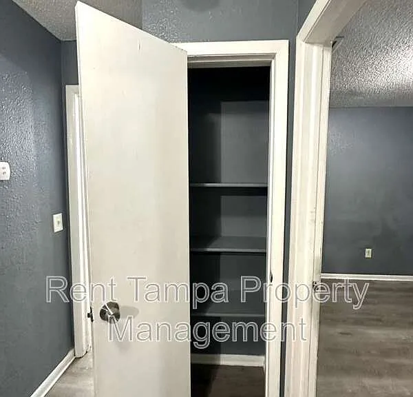 8304 N Mulberry St — Photo 1