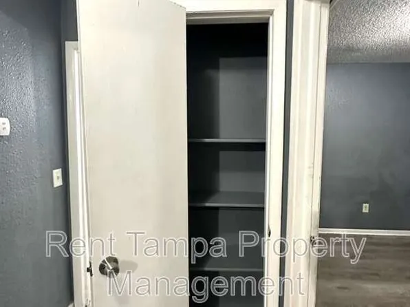 8304 N Mulberry St, Tampa, FL 33604
