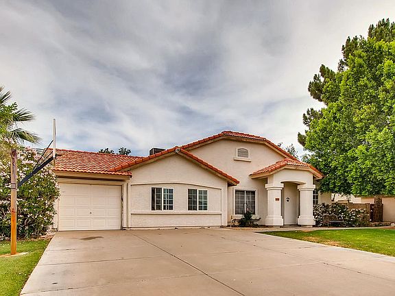2nd image of 6008 W Paradise Ln