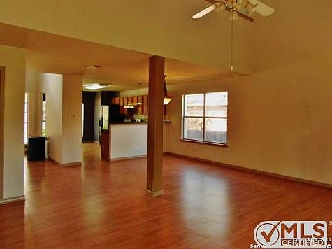 4th image of 15742 Knollcliff