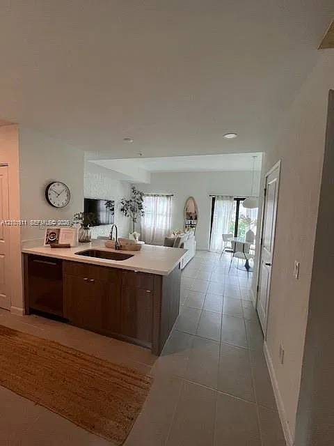 Hollywood Little Ranches H — Photo 4