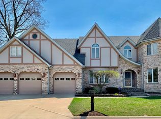 8845 Gleneagles Ln, Darien, IL 60561