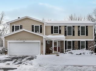 27W153 Chartwell Dr, Winfield, IL 60190