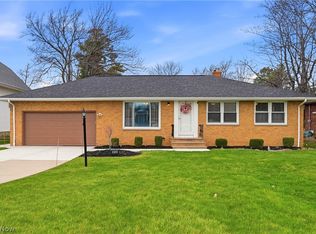 213 Cherry Ln, Seven Hills, OH 44131