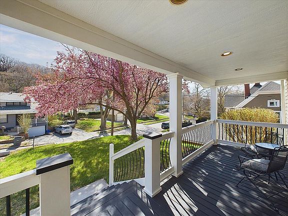 3rd image of 414 Houston Ave