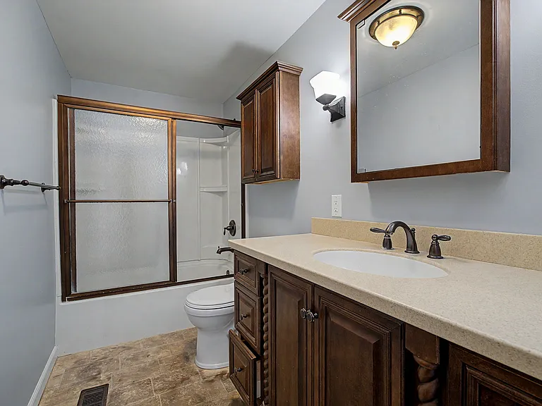 5850 Corlett Ct — Photo 7