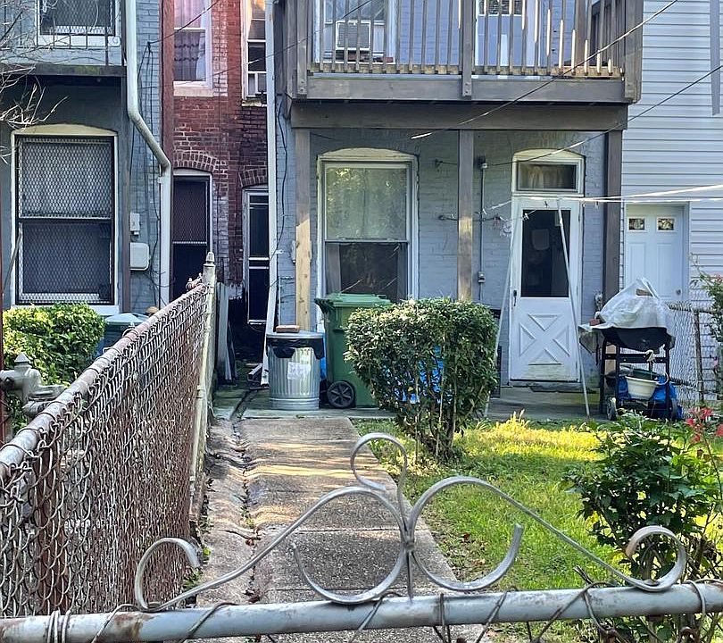 2nd image of 2920 W Mosher St