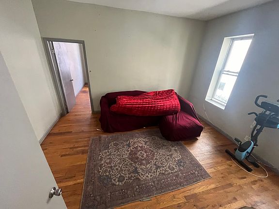 3rd image of 1564 Lincoln Pl #1F