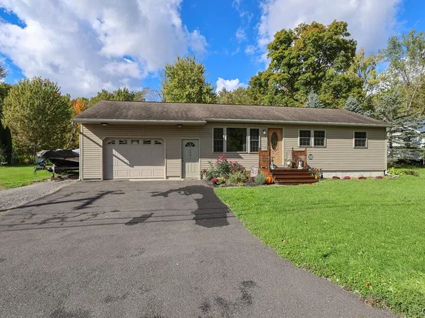 7901 Owasco Ave, Cicero, NY 13039