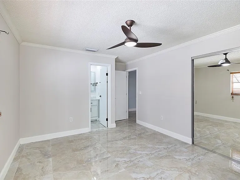 6804 N Hubert Ave — Photo 19