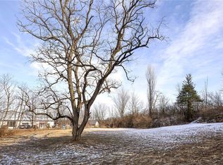 Soltis Dr, Irwin, PA 15642