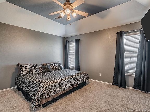 5th image of 13161 S Oak Pl E