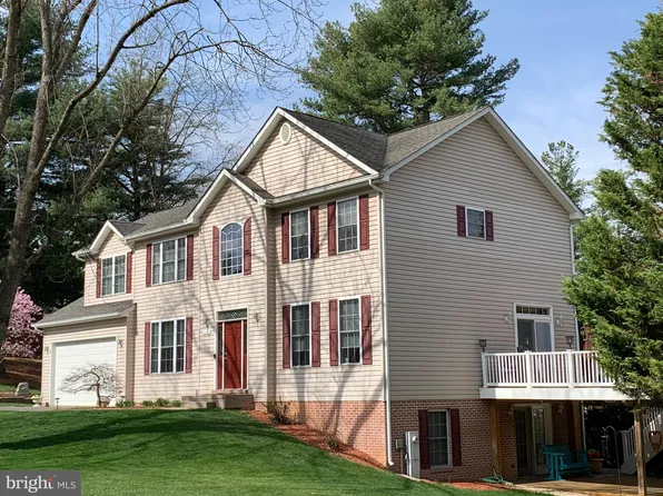 16 Fitzhugh Ave, Westminster, MD 21157