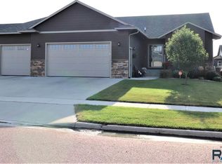 2004 S Haraldson Ave, Sioux Falls, SD 57106