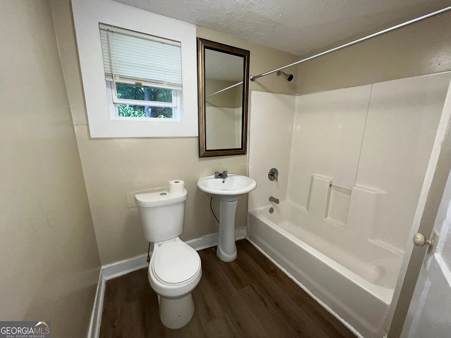 2 bed, 1.5 bath, 750 sqft, $1,000 — Photo 4