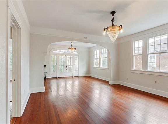 4th image of 4091 Fairmont Dr