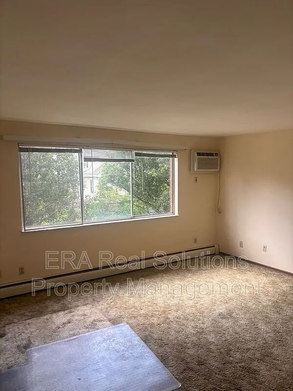 1 bed, 1.0 bath, $795 — Photo 3