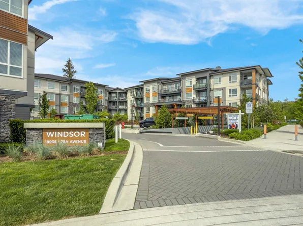 19935 75a Ave #209, Langley, BC V2Y 1S1