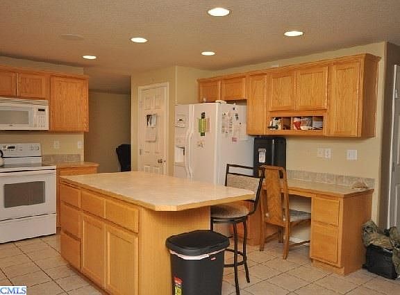 5th image of 3311 S Quincy Pl