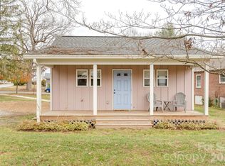 608 Ray Ave, Hendersonville, NC 28792
