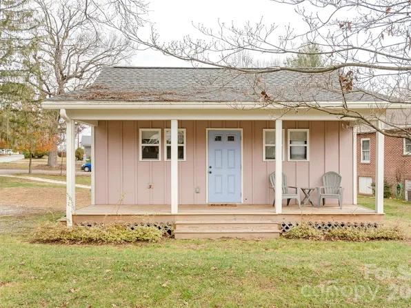608 Ray Ave, Hendersonville, NC 28792
