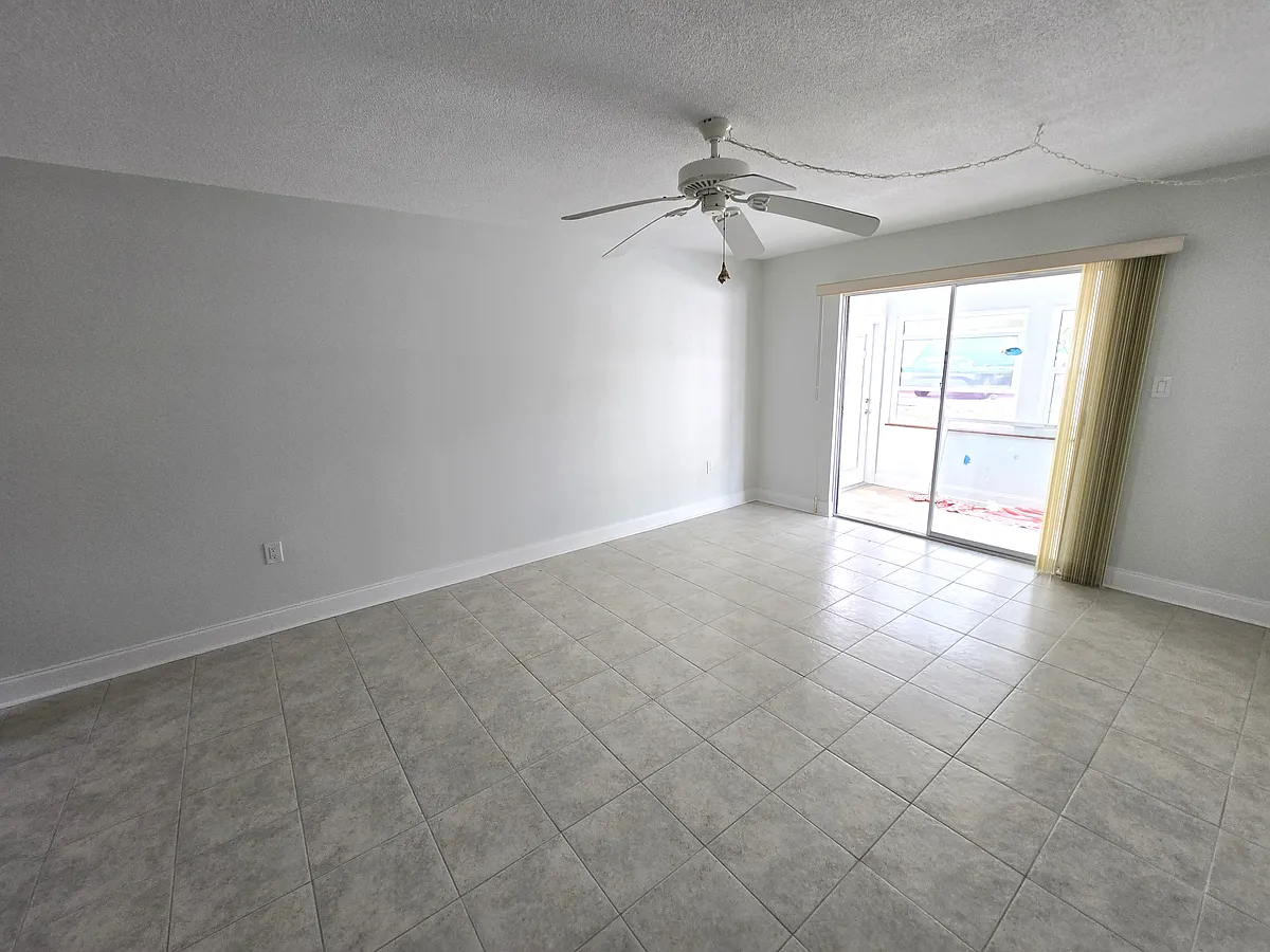 Building Photo - 611 Gulf Dr N #C15