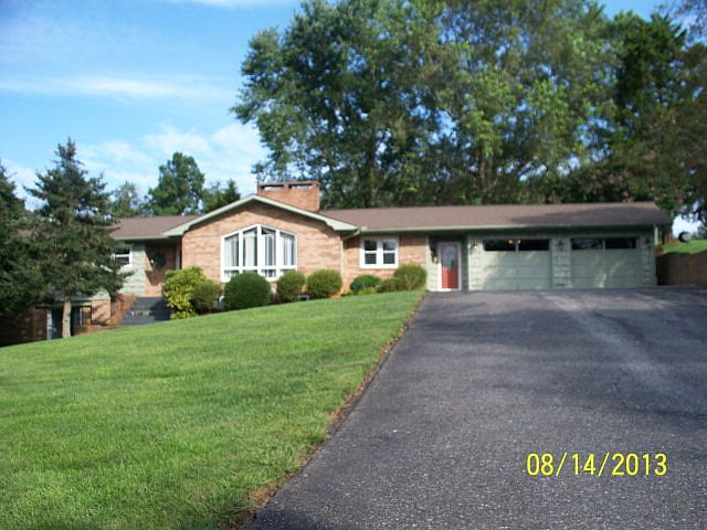 1st image of 166 Churchview Ln