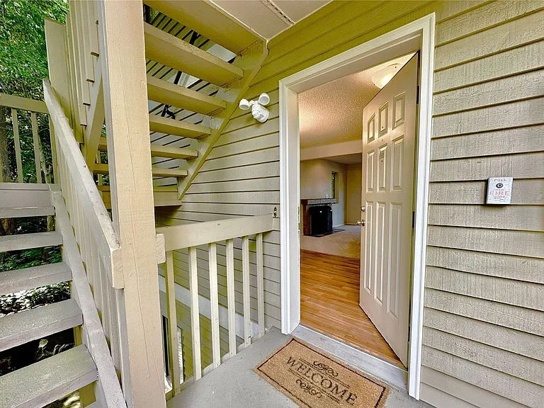 406 10th St #C201 — Photo 2