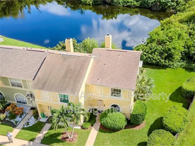 1532 Chateaux De Ville Ct — Photo 16