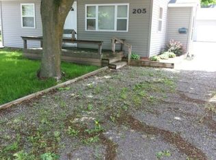 205 W Dunlop Rd, Clare, MI 48617