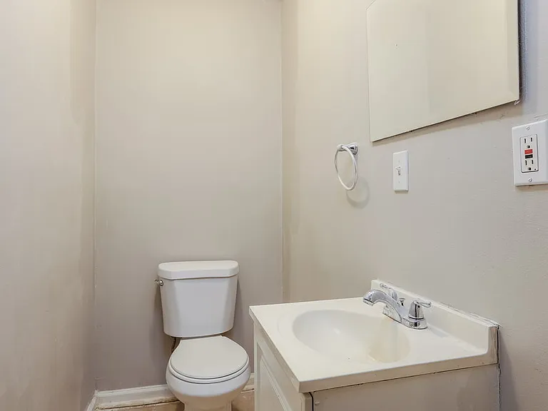 730 Parker St — Photo 12