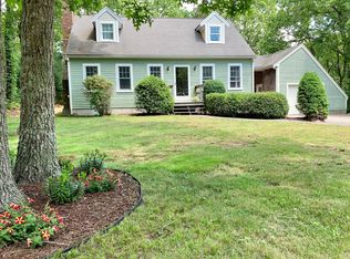 10 Homestead Rd, Sagamore Beach, MA 02562
