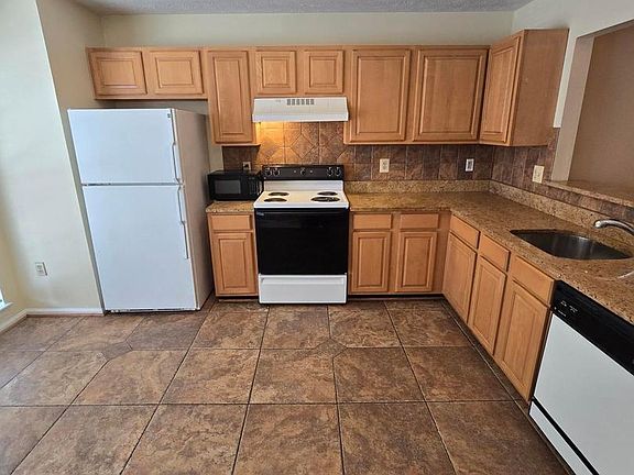 5th image of 12339 Sweetbriar Pl