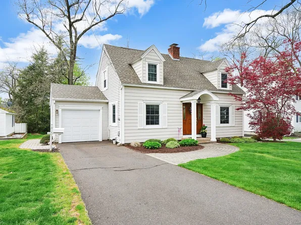 9 Victory Street, Enfield, CT 06082