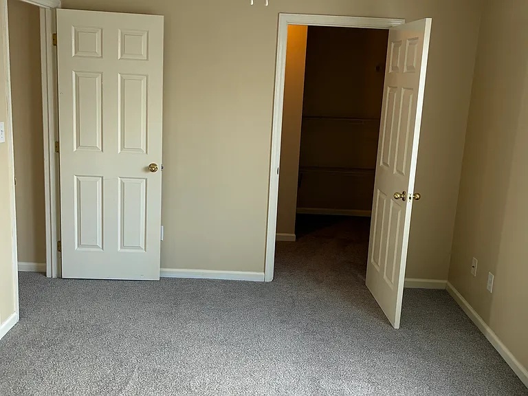 105 Parker Pl #105 — Photo 5