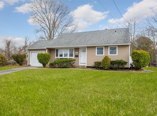 215 Claywood Dr, Brentwood, NY 11717
