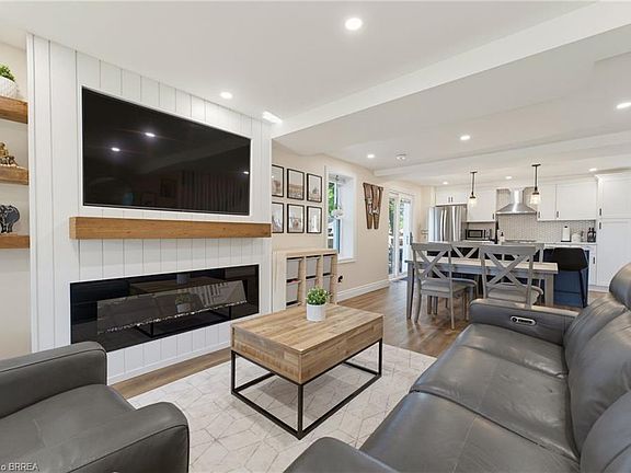 5th image of 56 Alexander St