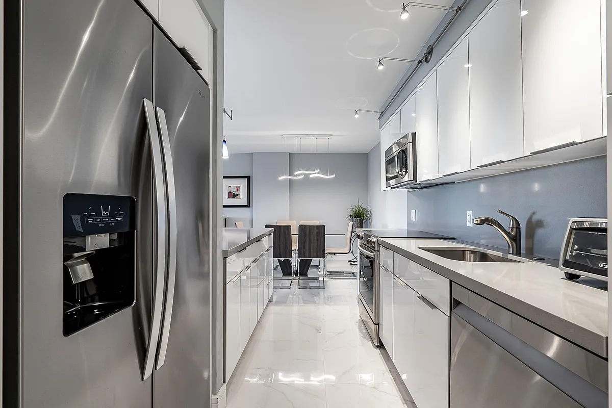 Building Photo - 1111 S Ocean Blvd #520