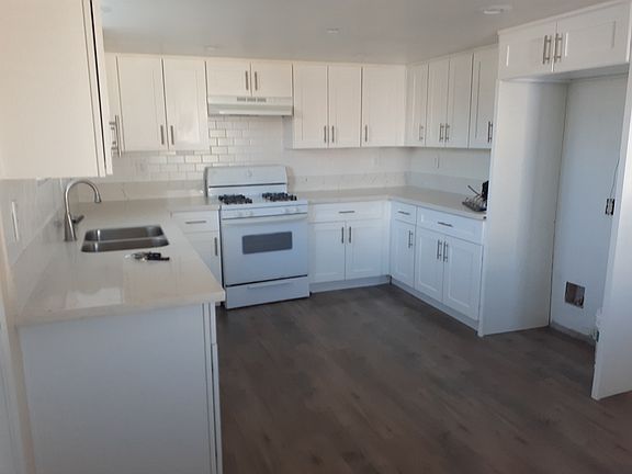 4th image of 66337 Acoma Ave APT A