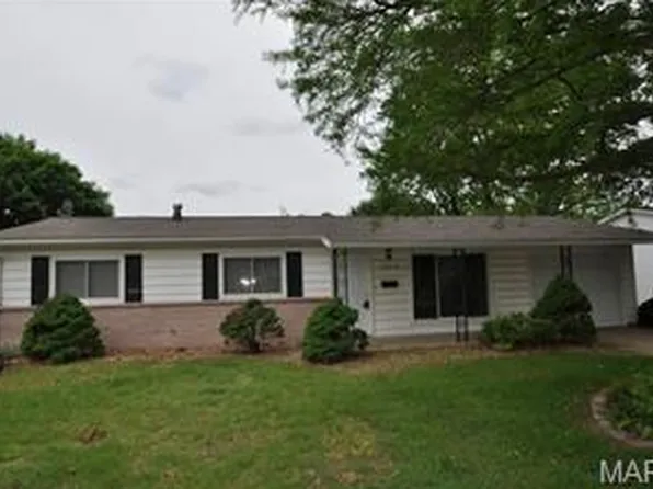 3249 Bristolhall Dr, Bridgeton, MO 63044