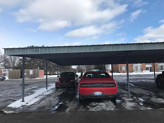 3rd image of 474 Fox Hills Dr N APT 6
