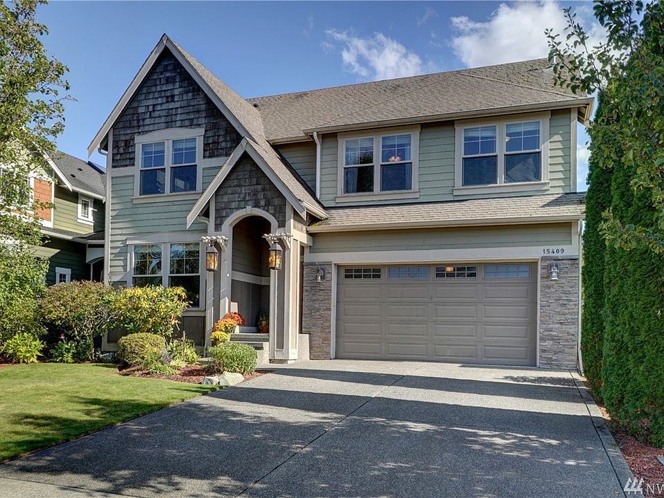 Great Home & Yard! Big on Space & Design... Style galore. Cozy, comfy, light & bright. Excellent floorplan & features... Gorgeou
