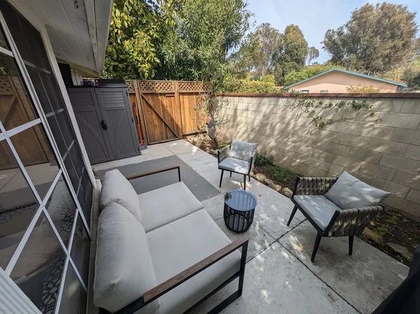 Quaint 2 Bedroom 1.5 Bathroom Townhome Style Unit In Santa Barbara, 338 Apple Grove Ln, Santa Barbara, CA 93105