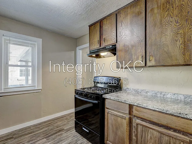 1713 N Page Ave — Photo 15