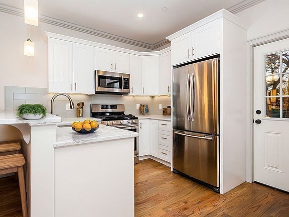 3rd image of 53 River St Unit 53