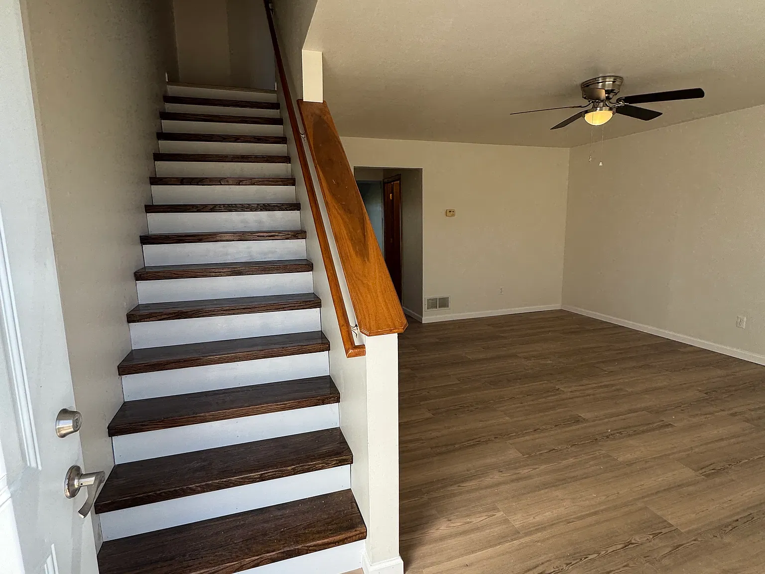 825 Navajo Trl — Photo 1