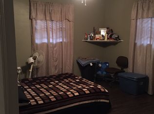 5999 Smith St, Groves, TX 77619