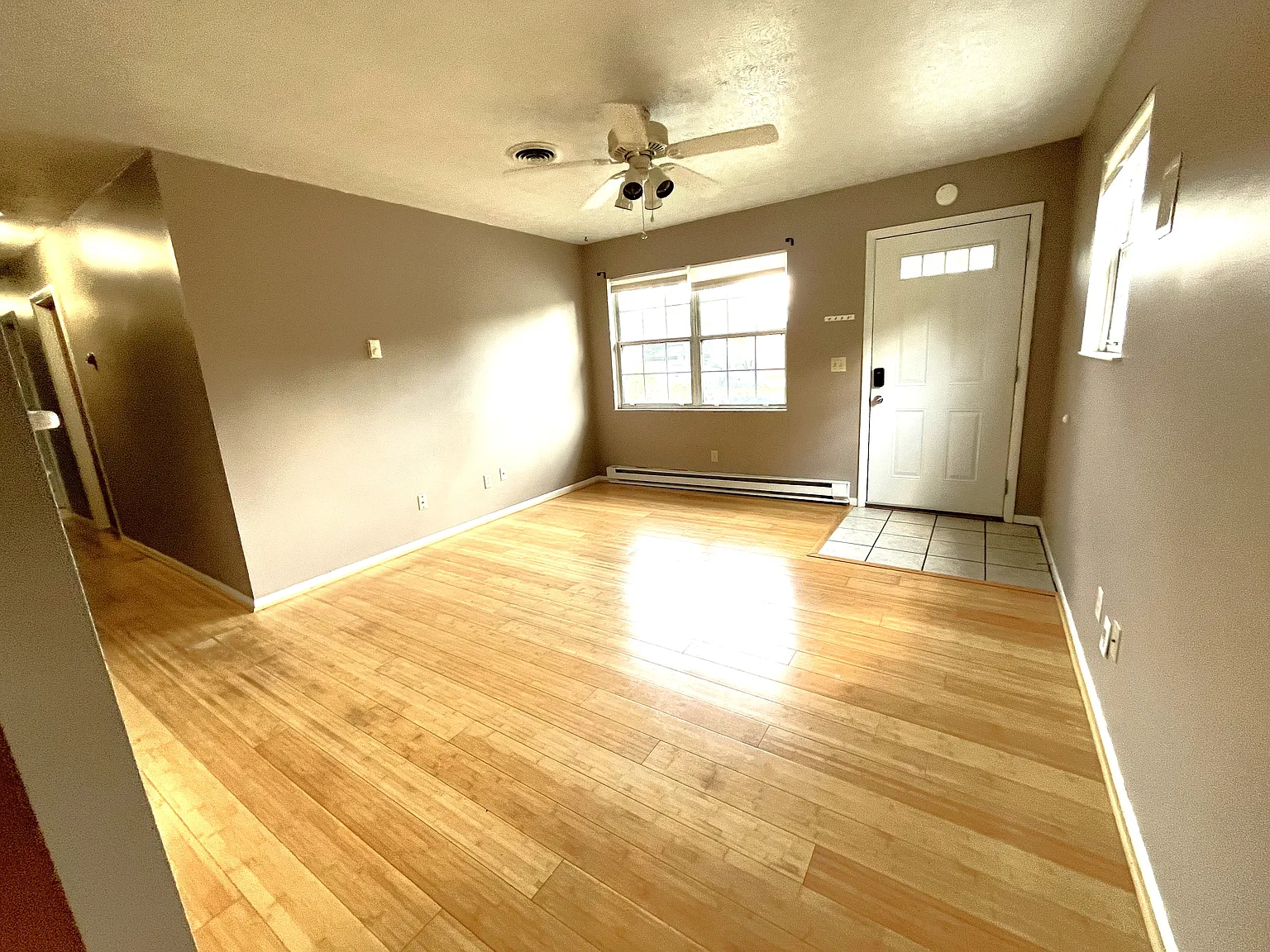 5 bed, 1200 sqft, $1,600 — Photo 3